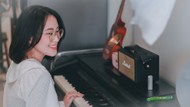 亚洲美女练钢琴精美图片