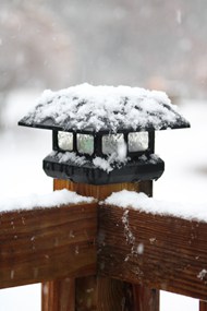冬季甲板柱雪景写真高清图片