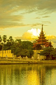 缅甸曼德勒护城河寺庙建筑精美图片