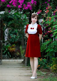红色丝绒长裙美女高清图片