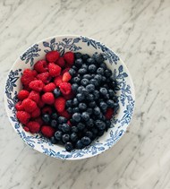 一碗蓝莓覆盆子图片下载