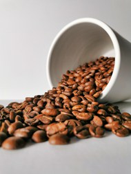咖啡杯烘焙咖啡豆精美图片