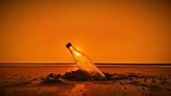 黄昏非主流海滩瓶子精美图片