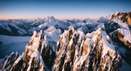 阿尔卑斯山雪山之巅高清图片