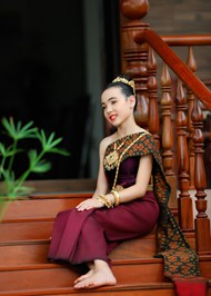 亚洲传统服饰花季少女美女图片下载