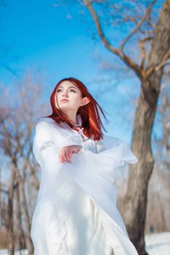 冬季白色仙女风精灵美女人体写真精美图片