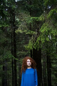 欧美时尚森林风美女摄影精美图片
