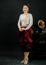 亚洲东南亚传统服饰美女摄影图片
