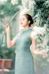 清新治愈系旗袍美女个人摄影艺术高清图片