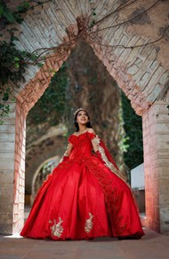 亚洲美女红色蓬蓬裙婚纱摄影精美图片