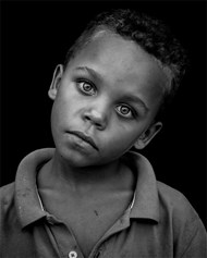 非洲黑人小男孩黑白肖像图片下载