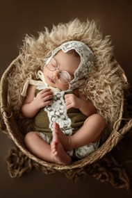 新生儿满月摄影艺术写真精美图片