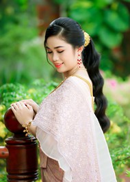 亚洲传统服饰裙装美女摄影图片大全