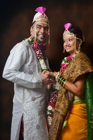 外国情侣传统服饰婚照摄影精美图片