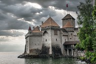 瑞士湖边古城堡精美图片