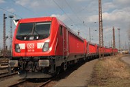 德国红色货运列车图片下载