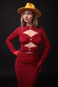 性感红色女郎诱惑人体艺术摄影图片