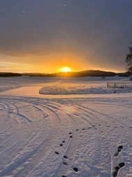 冬季白色雪地唯美夕阳图片大全