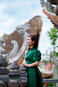 越南古寺庙美女摄影高清图片