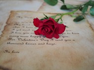 复古英文信件红色玫瑰花图片下载