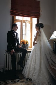 欧美情侣室内婚纱照精美图片