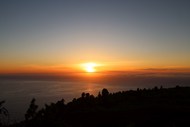 黄昏山脉云海夕阳余晖美景精美图片