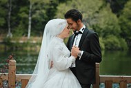 穆斯林新婚夫妇浪漫婚纱写真高清图片