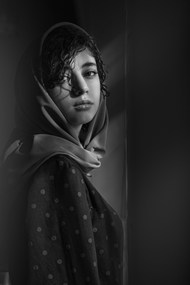 时尚质感黑白风格伊朗美女摄影精美图片