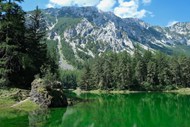 绿色山水湖泊自然风光写真高清图片
