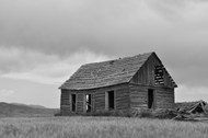 黑白风格荒野房屋建筑写真精美图片