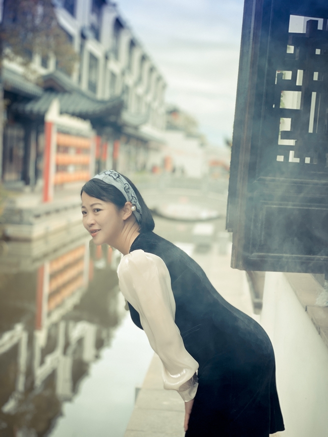 江南小镇旅拍美女摄影图片
