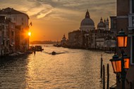 日暮黄昏威尼斯水上城市运河景观写真图片下载