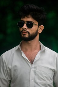 孟加拉国戴墨镜时尚帅哥图片下载