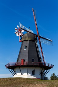 丹麦大型风车建筑写真图片大全