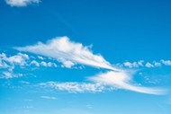 蓝色天空漂浮的朵朵白云精美图片