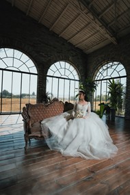 欧式风格室内婚纱摄影美女图片