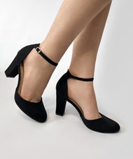 脚模时尚黑色高跟鞋展示精美图片