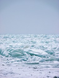 冬天伊利湖结冰写真精美图片