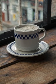 窗台一杯热咖啡饮品写真精美图片