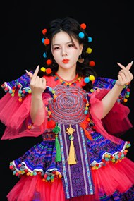 亚洲甜美女孩传统服饰摄影写真图片大全