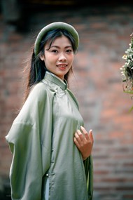 越南清新素雅传统服饰美女高清图片