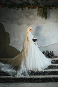 穆斯林新娘美女一个人婚纱照图片
