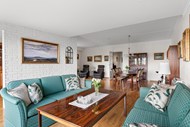 现代家居客厅蓝色沙发家具写真图片下载