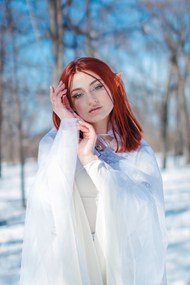 冬季雪地美女白色精灵角色扮演精美图片