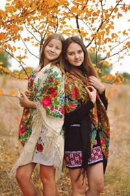 秋季乌克兰闺蜜美女摄影图片下载
