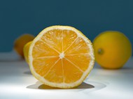 新鲜柠檬水果切面写真图片