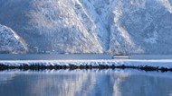 冬季唯美山峰湖泊山水图片下载