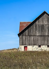 乡村牧场破旧小木屋建筑写真高清图片