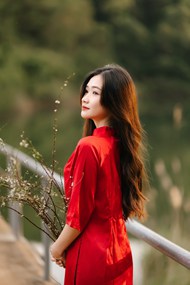 越南红色奥黛长发美女摄影精美图片