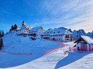 意大利野外滑雪场雪景写真图片下载
